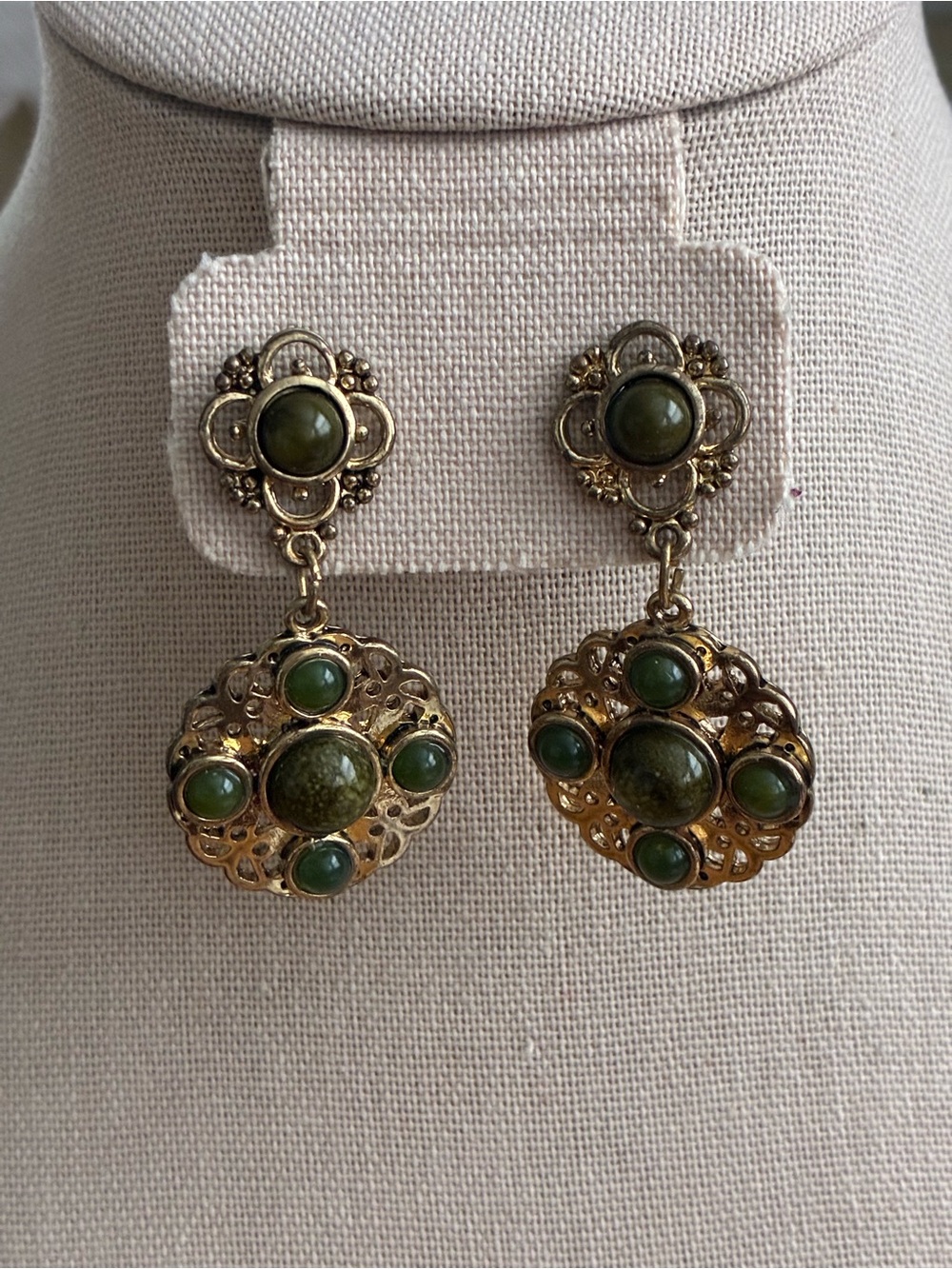 Vintage-Inspired Green Stone Drop Earrings - Unbranded